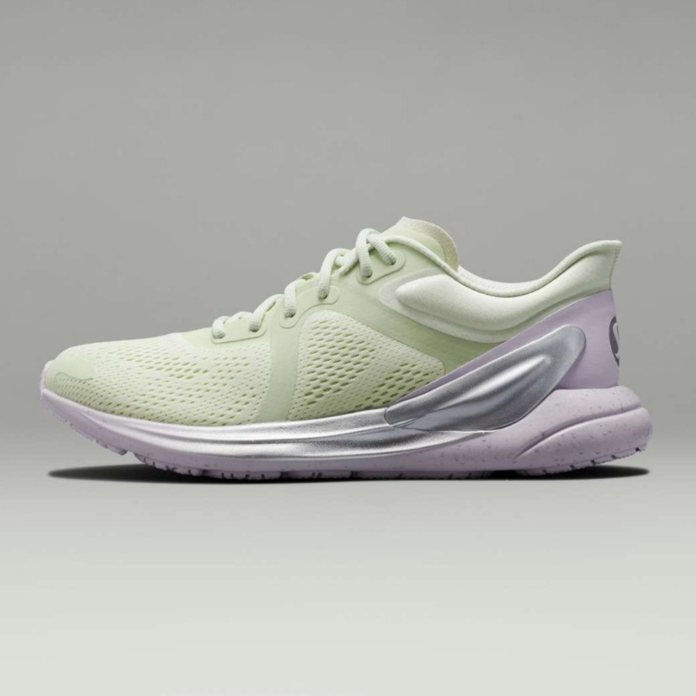 Lululemon Blissfeel Womens Running Shoe (Dewy Faint Lavender Highlight Yellow)